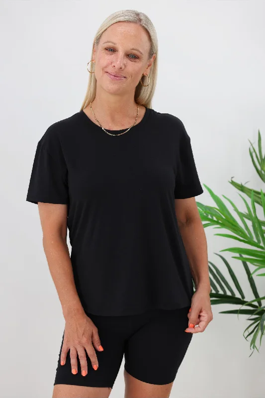 Scoop neck women's sweaterSkechers Go Dri Define Crew Bold Black