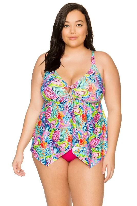 flattering swimsuitCurve Siesta Key Savannah Keyhole Tankini