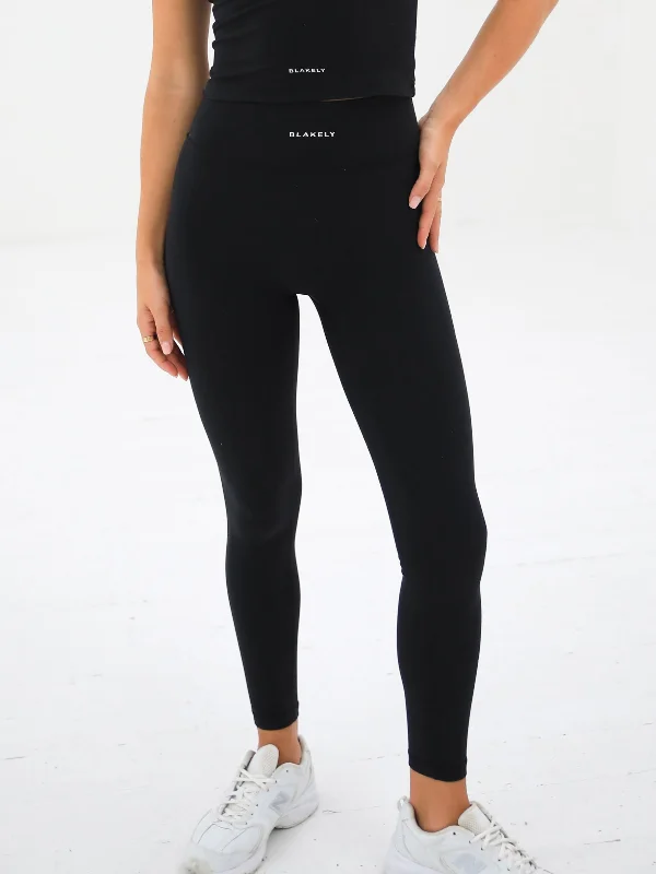 Elegant casual women's pantsUltimate Soft Leggings - Black