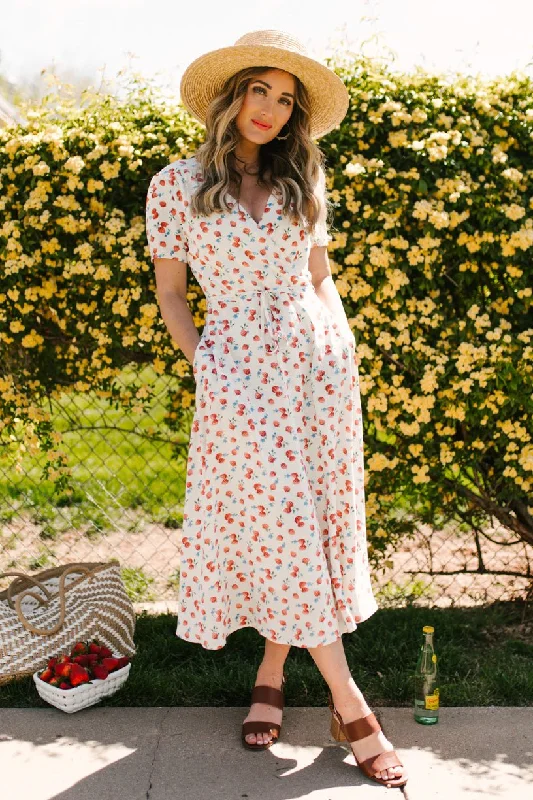 Low-cut dresses for womenLucy Dress in Strawberry Fields - FINAL SALE